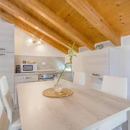 Stazione 200m - Wifi - Aria Condizionata - Smart Tv * Parma