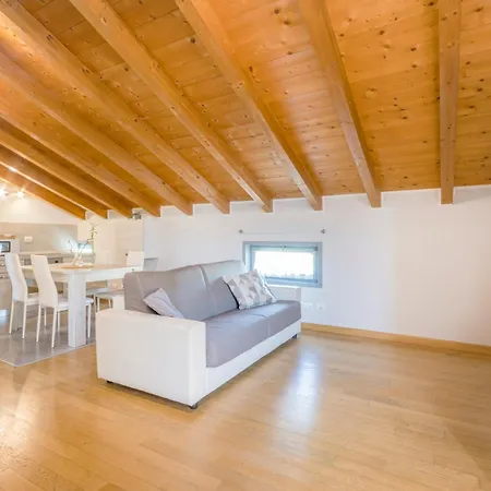 Stazione 200m - Wifi - Aria Condizionata - Smart Tv Apartament *