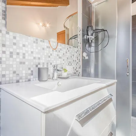 Stazione 200m - Wifi - Aria Condizionata - Smart Tv Apartament Parma